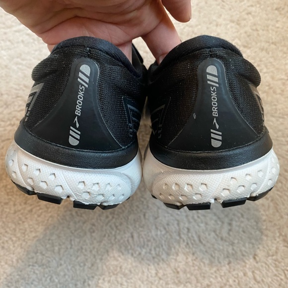 Brooks running shoes - Picture 4 of 6